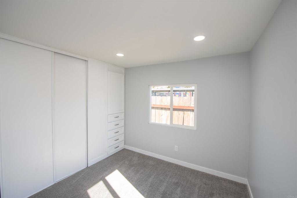 255 E Bradley Ave 11