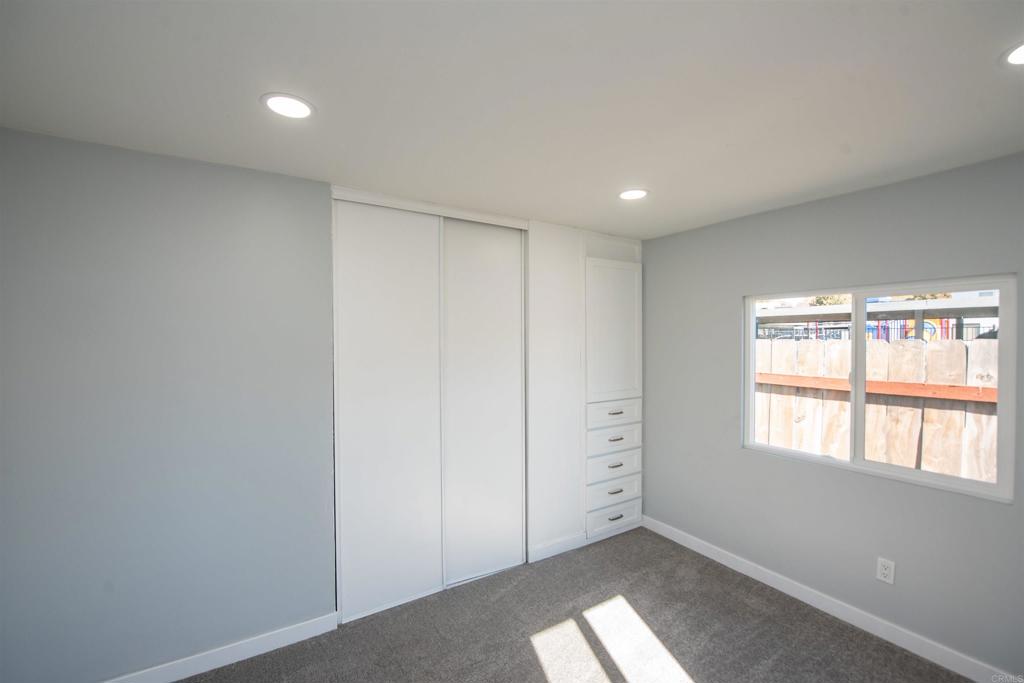 255 E Bradley Ave 11