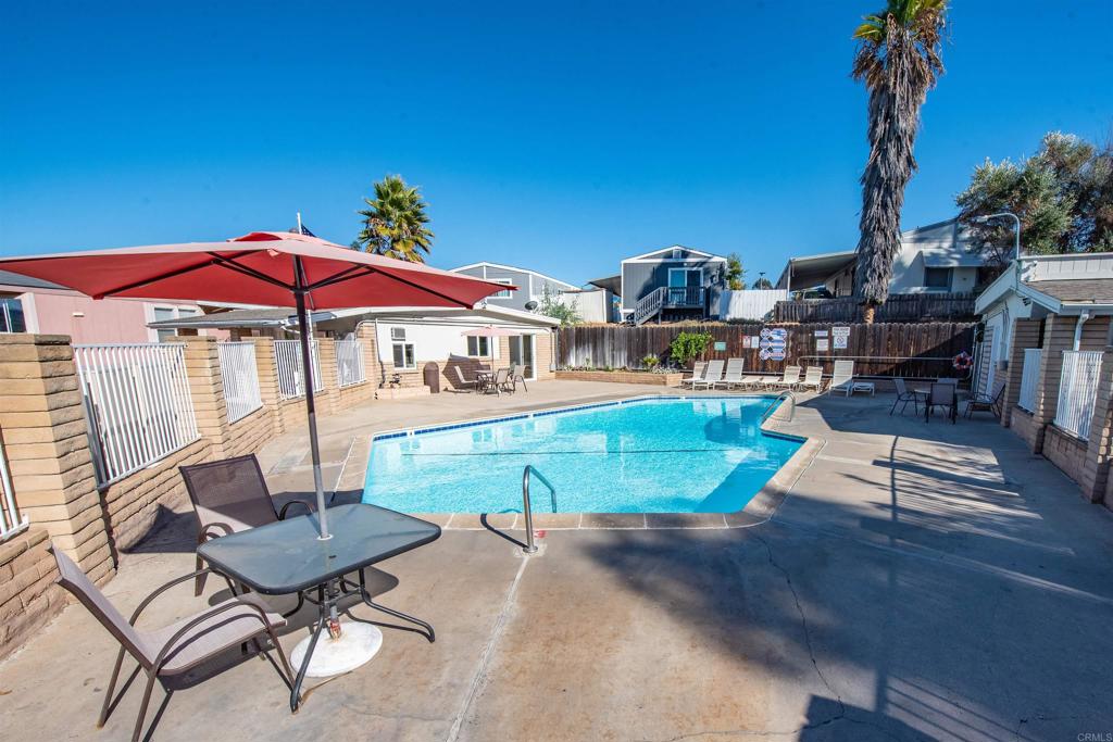 255 E Bradley Ave 11