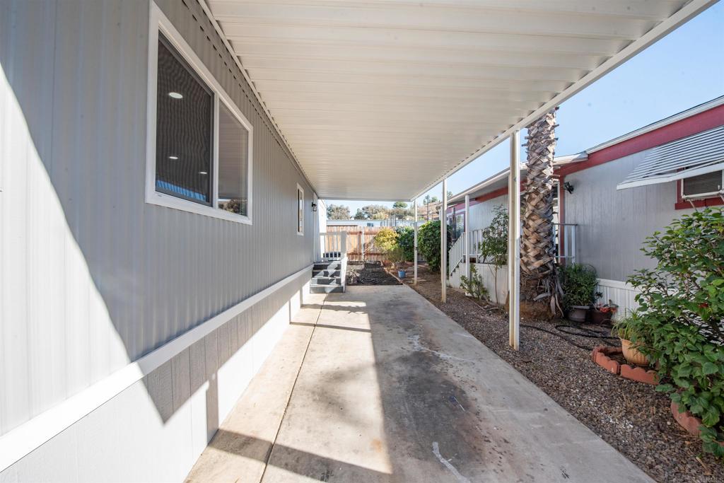 255 E Bradley Ave 11