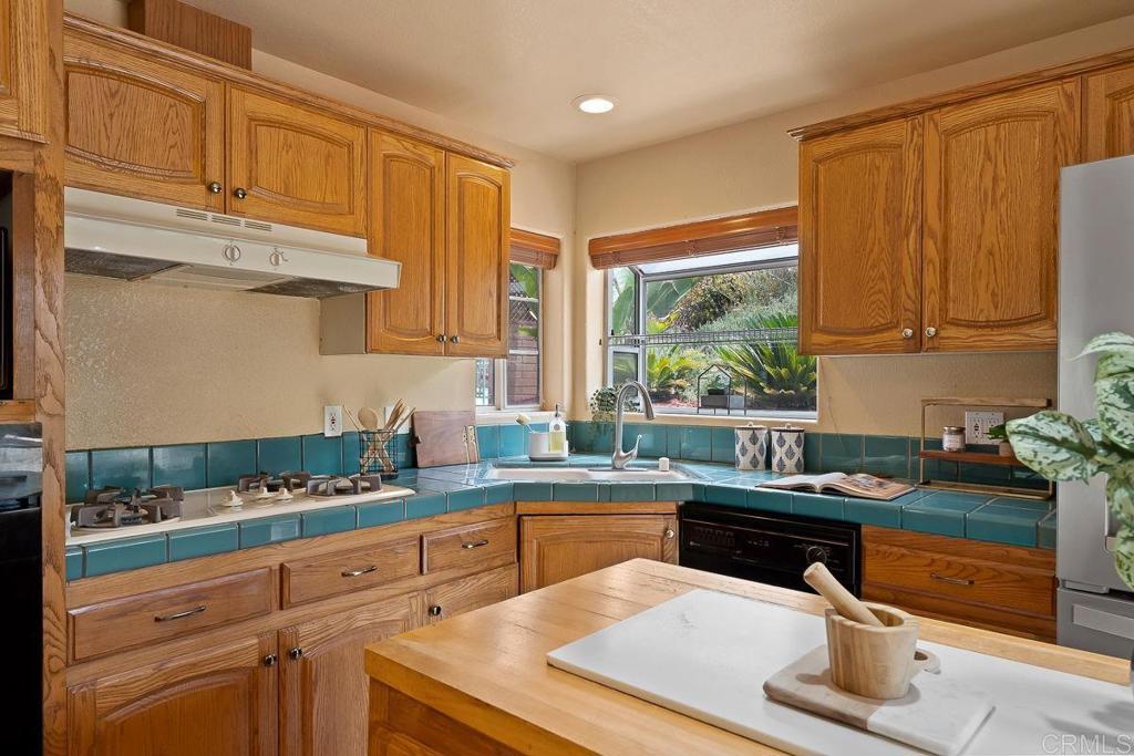 1153 Merritt Drive