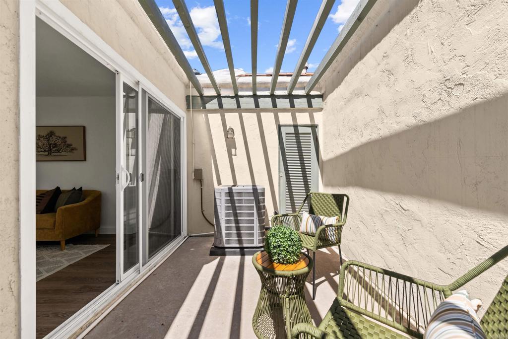 3621 Vista Campana S 24