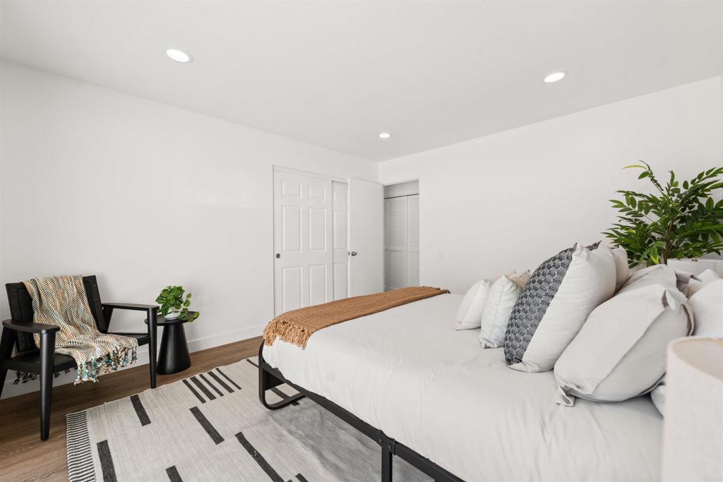 3621 Vista Campana S 24