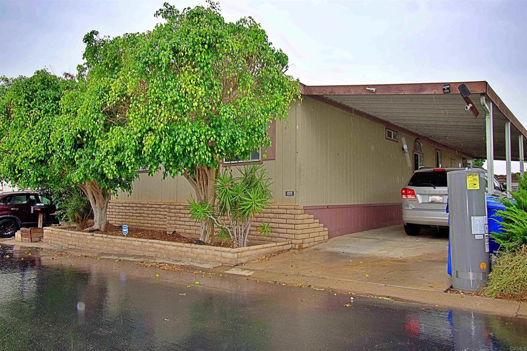 1011 Beyer Way 32