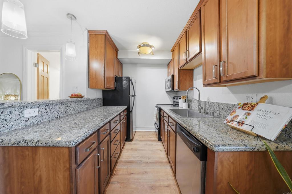 5505 Adelaide Avenue 14