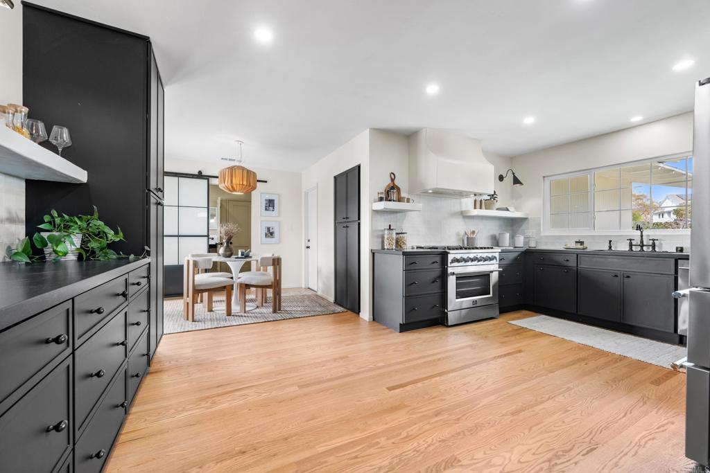 1501 Chatsworth Boulevard