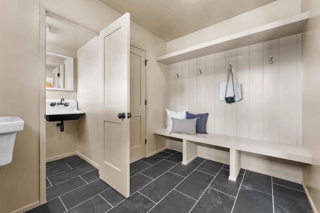 1501 Chatsworth Boulevard