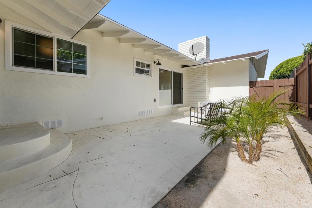 1501 Chatsworth Boulevard