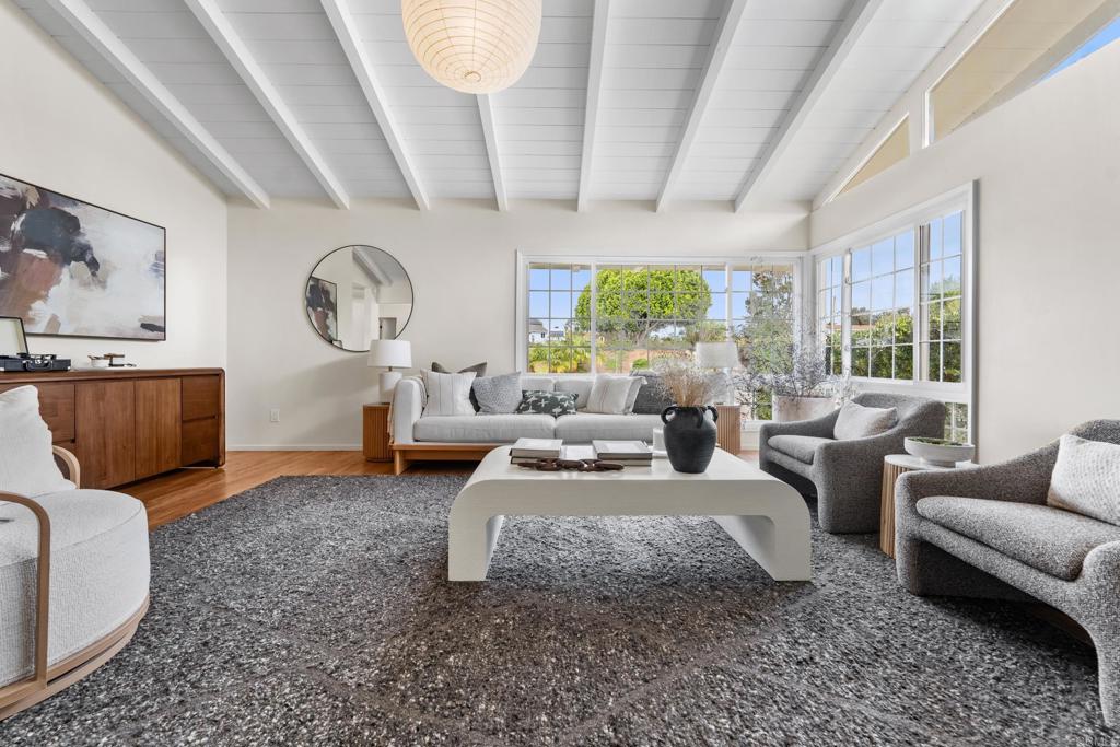 1501 Chatsworth Boulevard