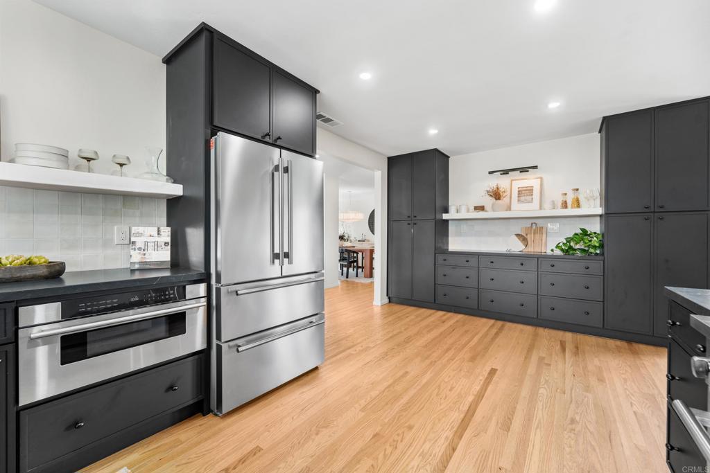 1501 Chatsworth Boulevard