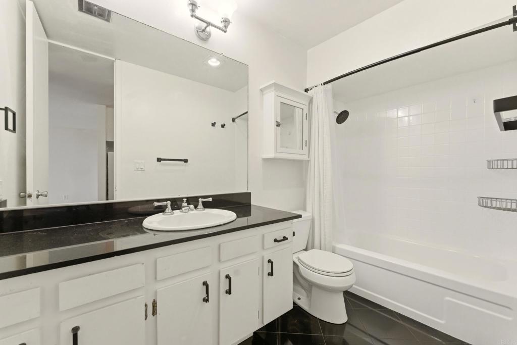 3050 Rue Dorleans 473