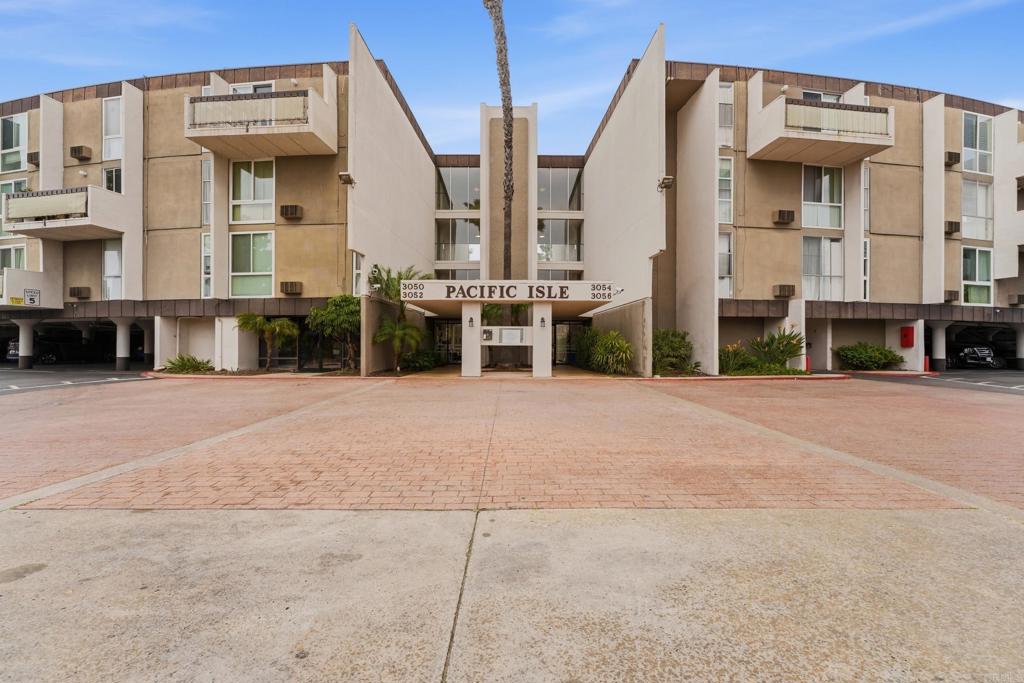 3050 Rue Dorleans 473