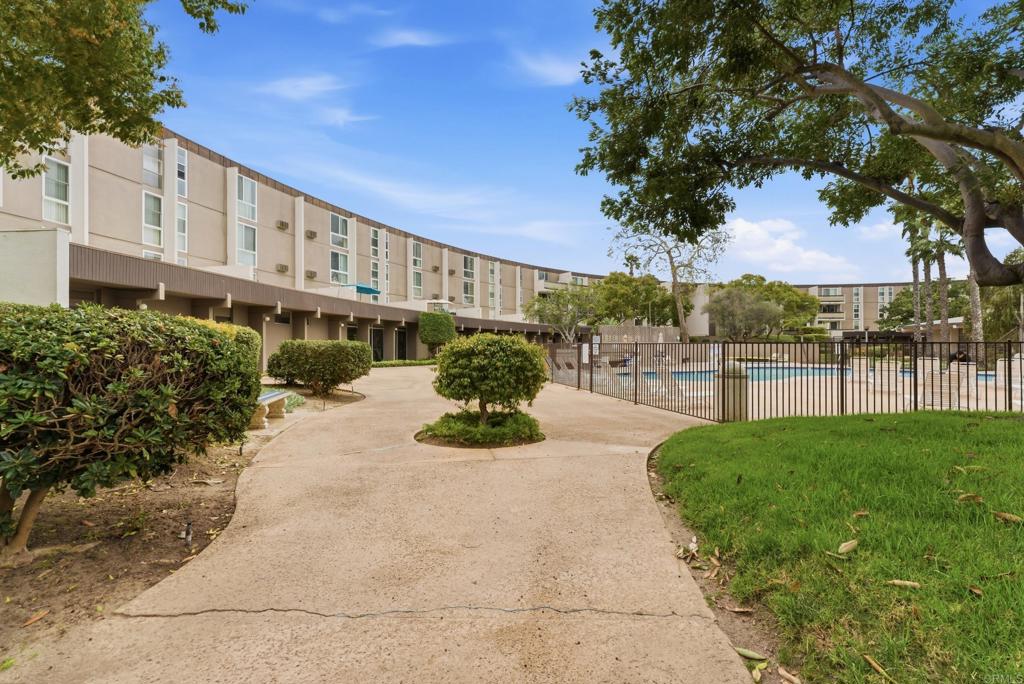 3050 Rue Dorleans 473