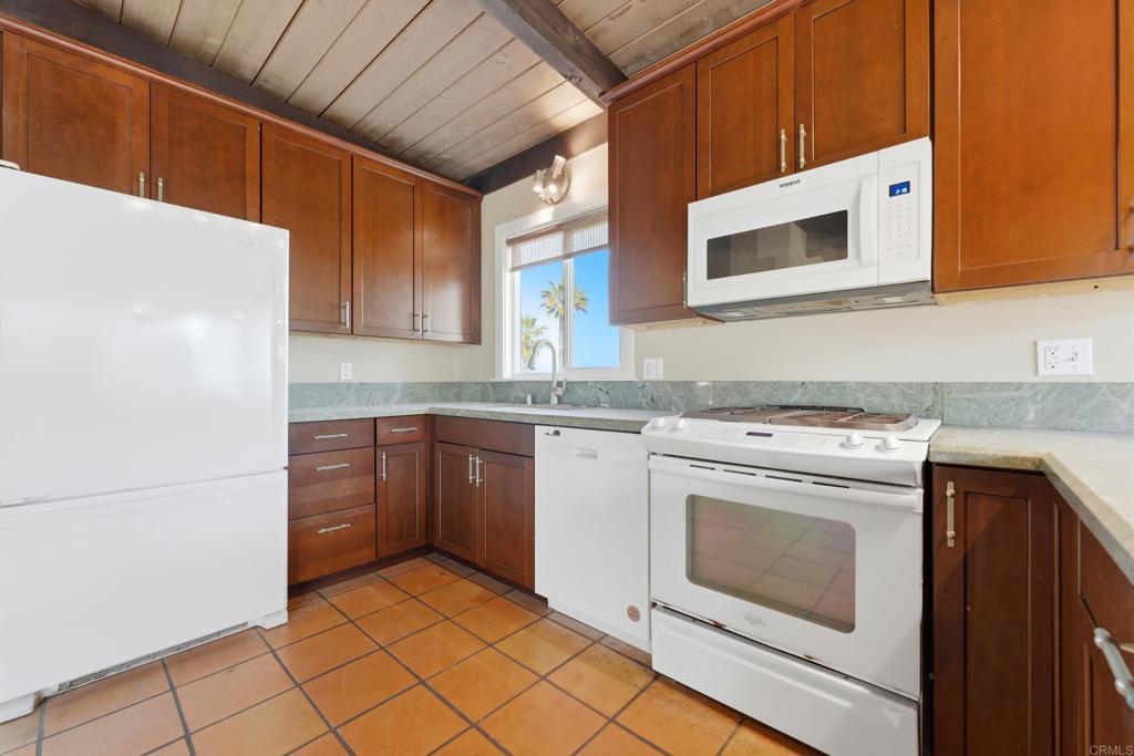 1550 Seacoast Drive A