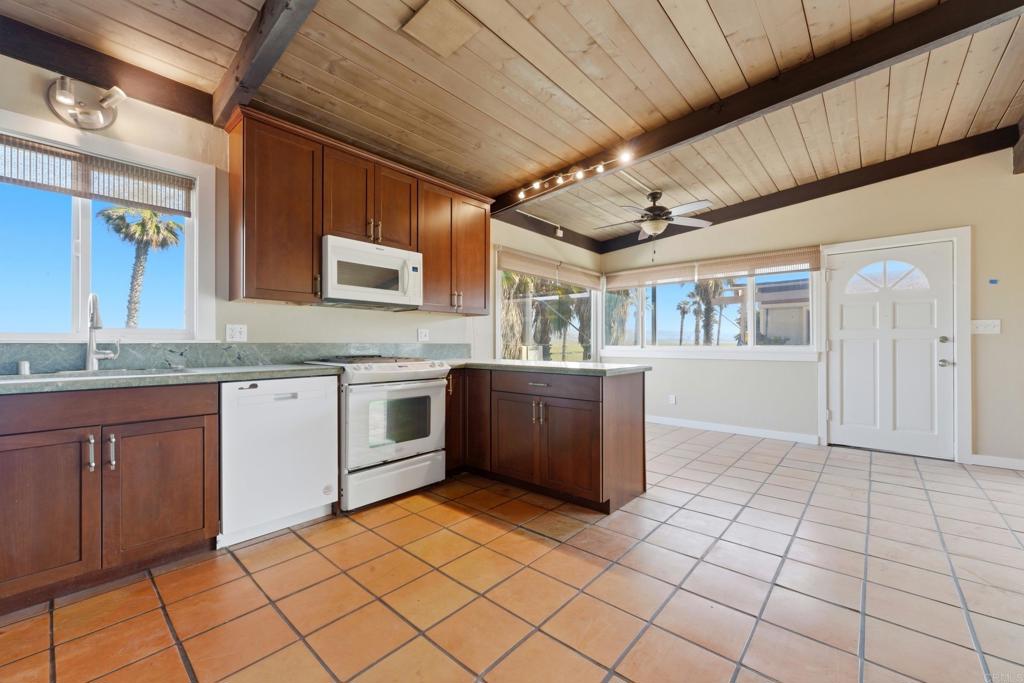 1550 Seacoast Drive A