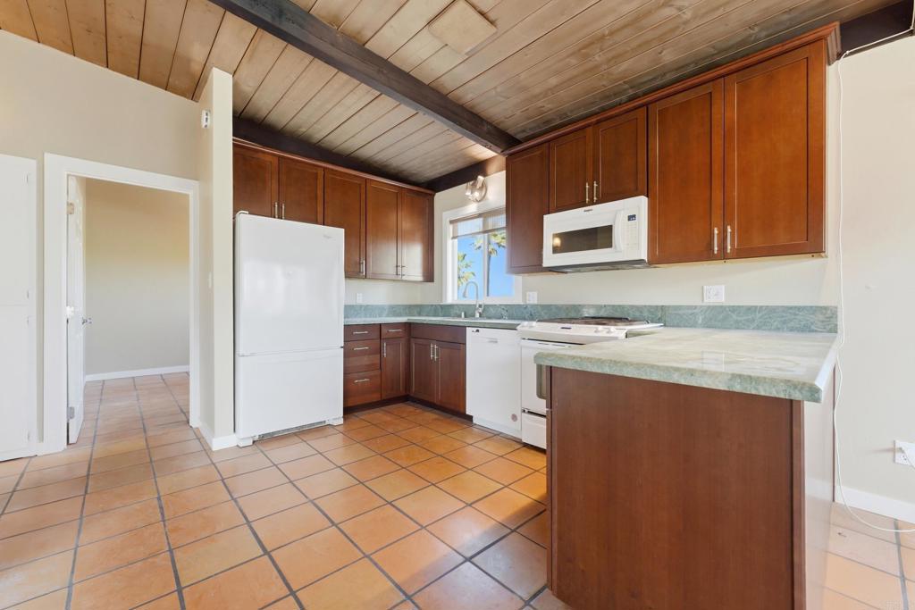 1550 Seacoast Drive A