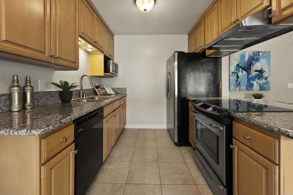 9528 Carroll Canyon Rd 223