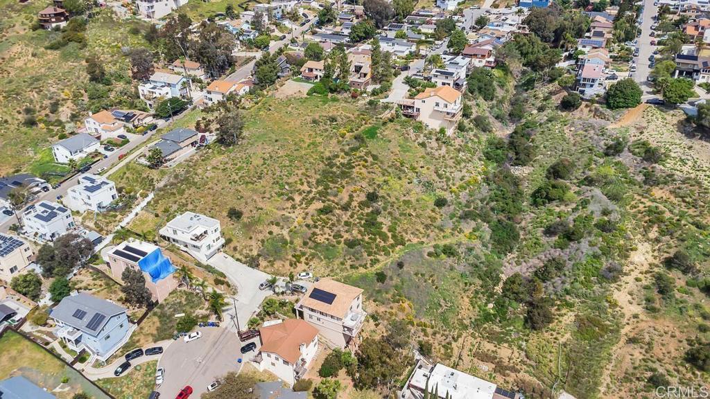 1435 39 Capistrano Ave