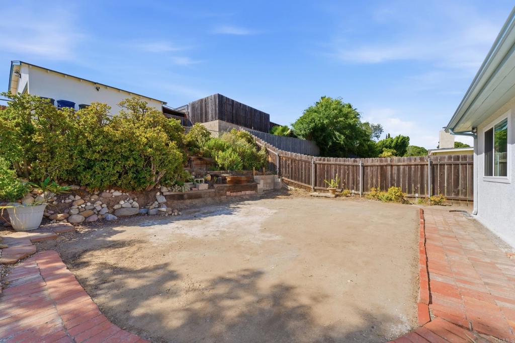 1808 El Prado Avenue