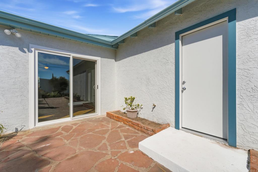 1808 El Prado Avenue