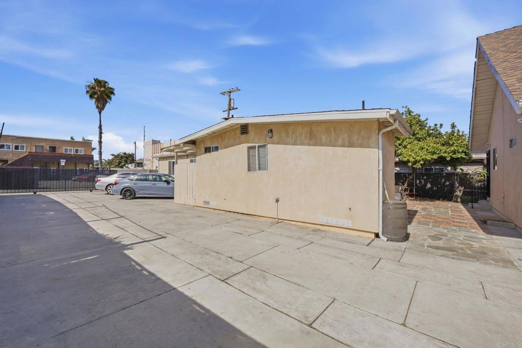 48 Newton Avenue