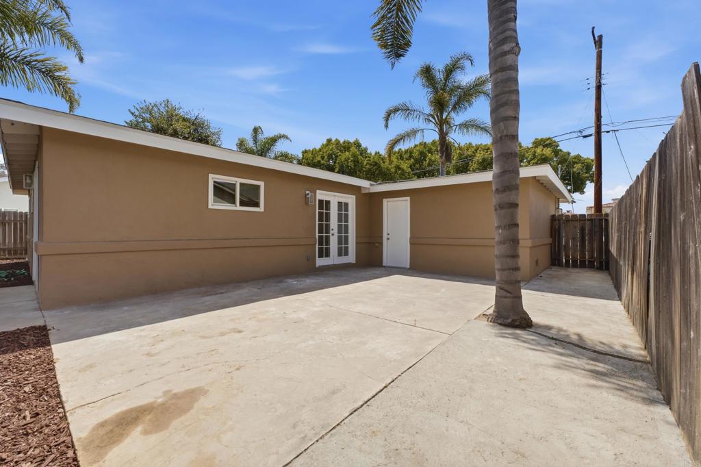3247 Carolyn Circle