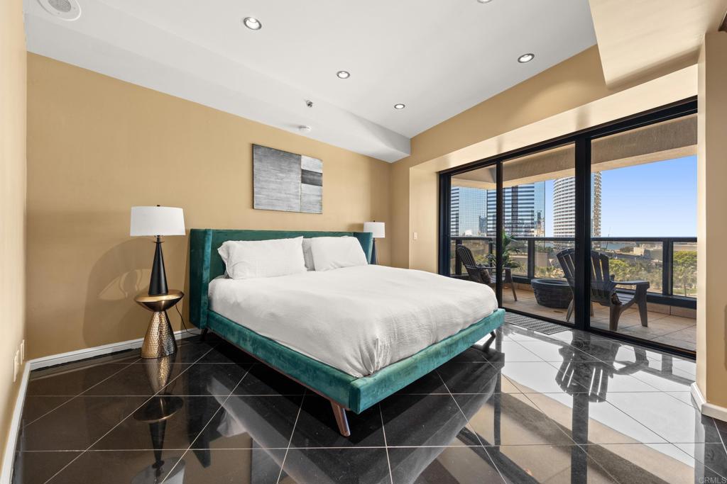 200 Harbor Drive 803