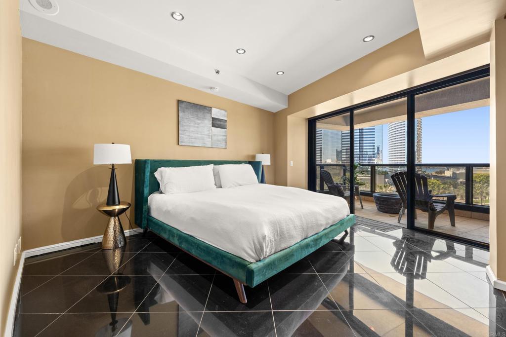 200 Harbor Drive 803