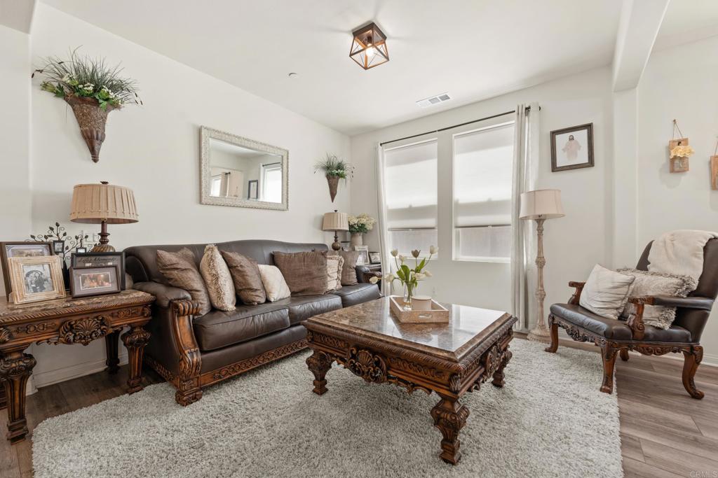 921 Camino Aldea