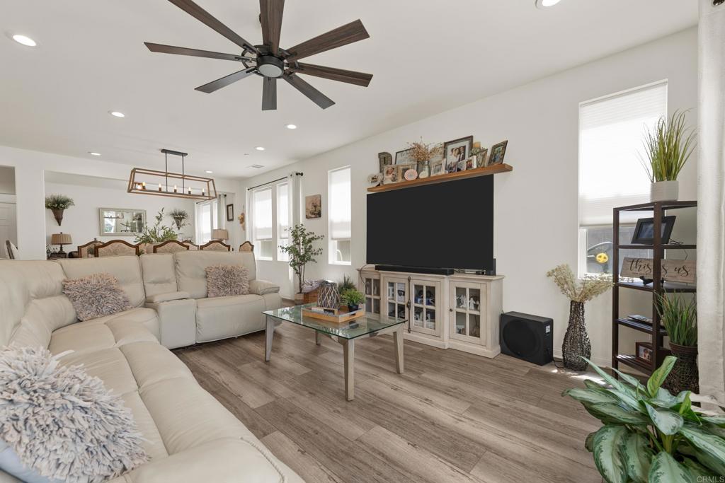 921 Camino Aldea