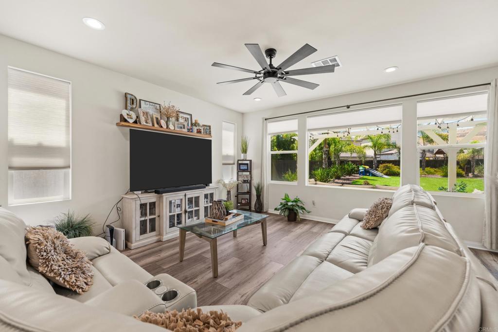 921 Camino Aldea