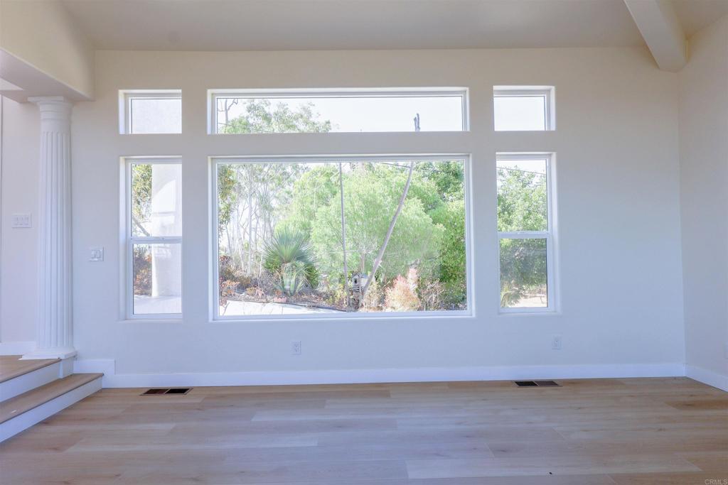 1522 Maxwell Lane