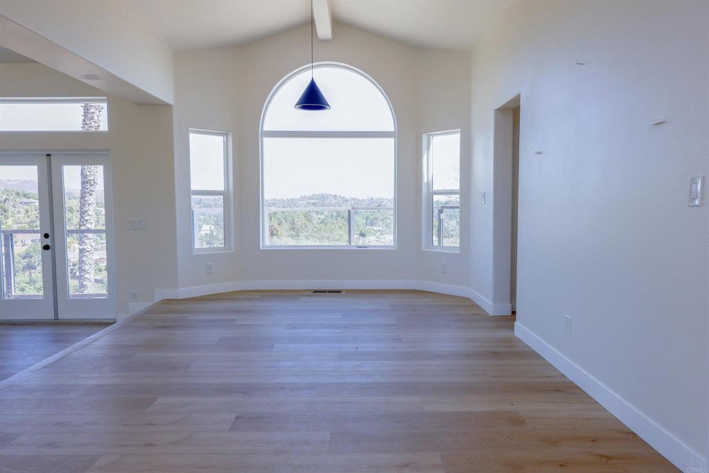 1522 Maxwell Lane