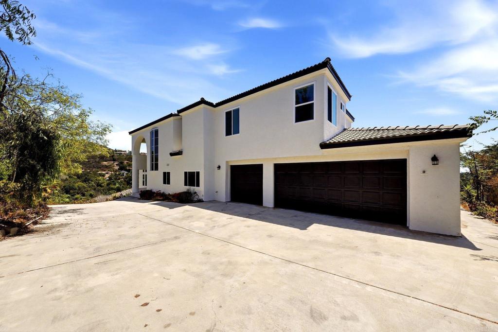1522 Maxwell Lane