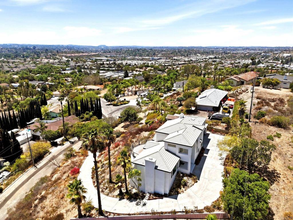 1522 Maxwell Lane