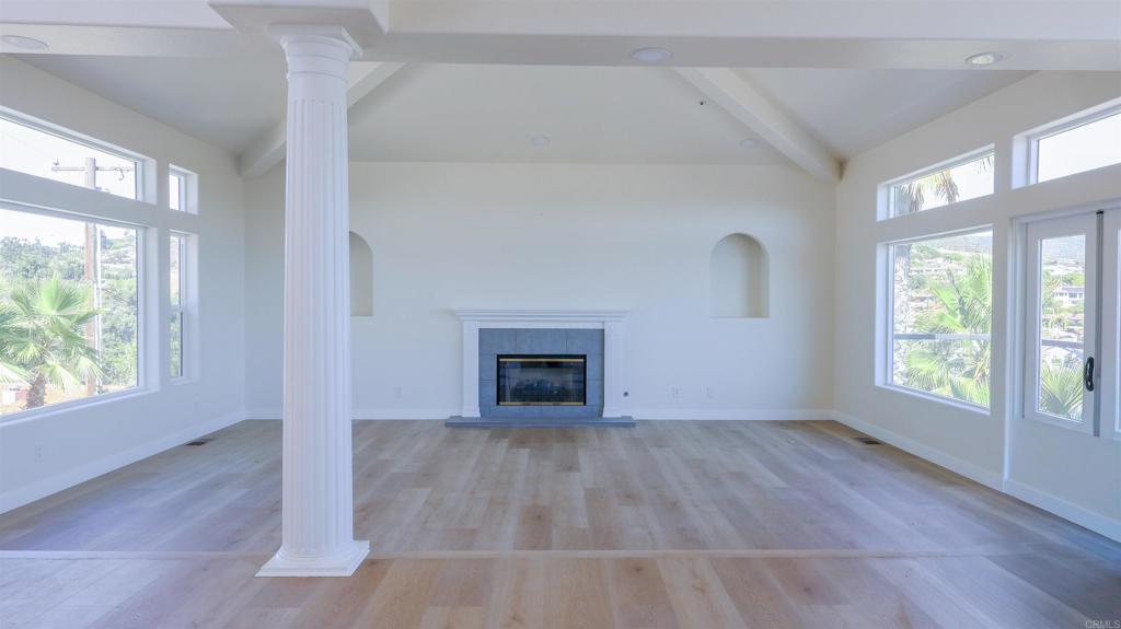1522 Maxwell Lane