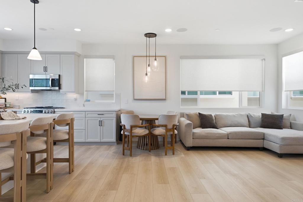 370 Volary Glen
