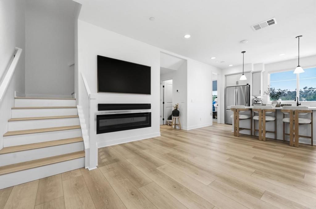 370 Volary Glen