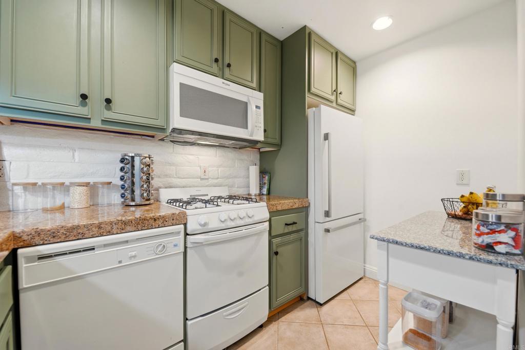 5931 Howell Drive 7