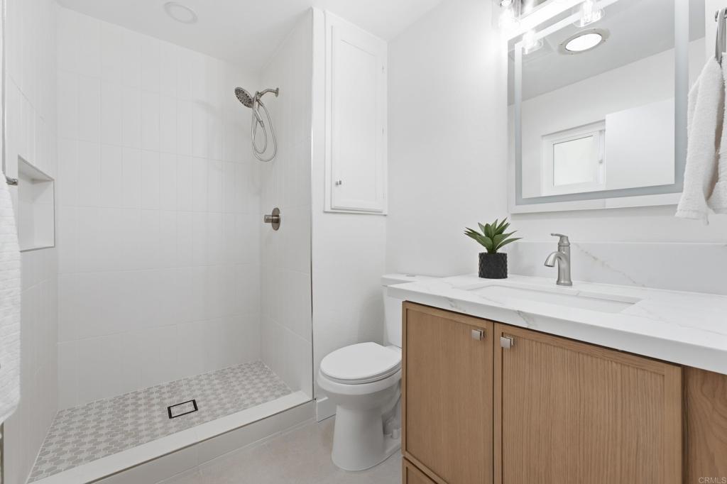 8722 Vanguard Place