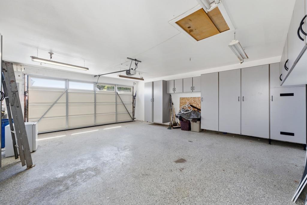 8722 Vanguard Place