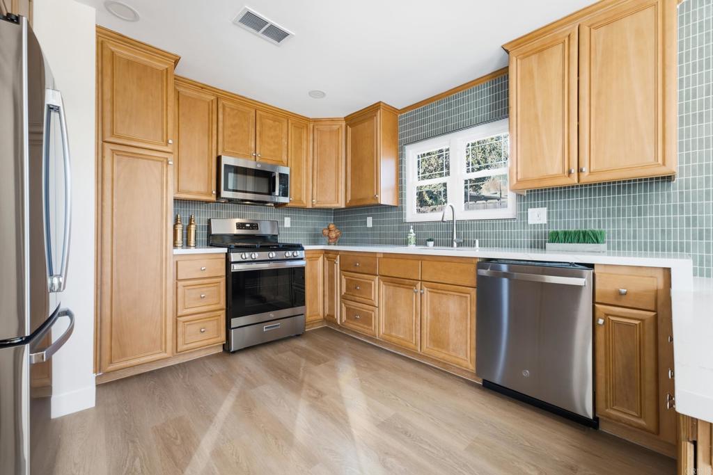 8722 Vanguard Place