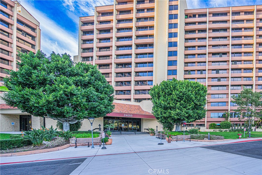 24055 Paseo Del Lago 1106