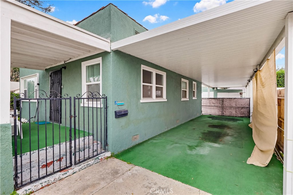 924 W 134th Place