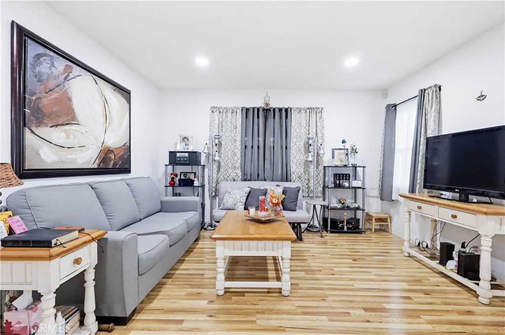 924 W 134th Place
