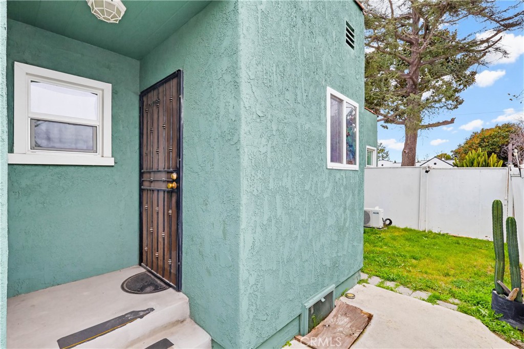 924 W 134th Place