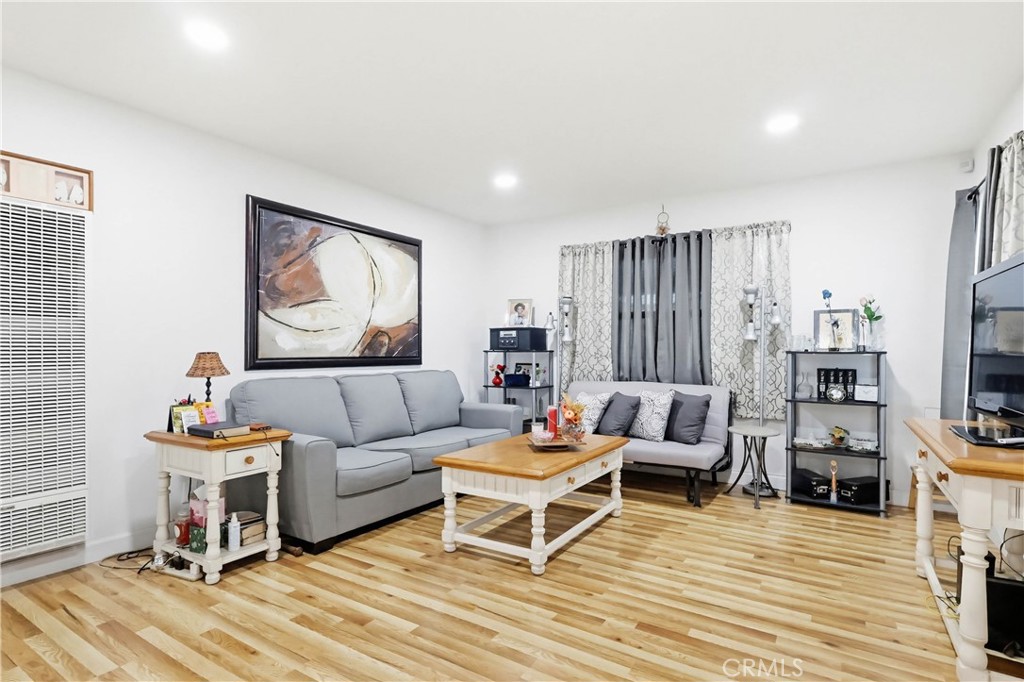924 W 134th Place