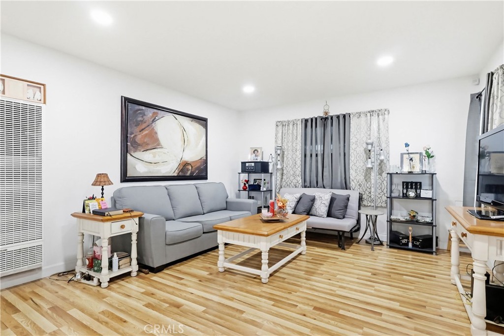 924 W 134th Place