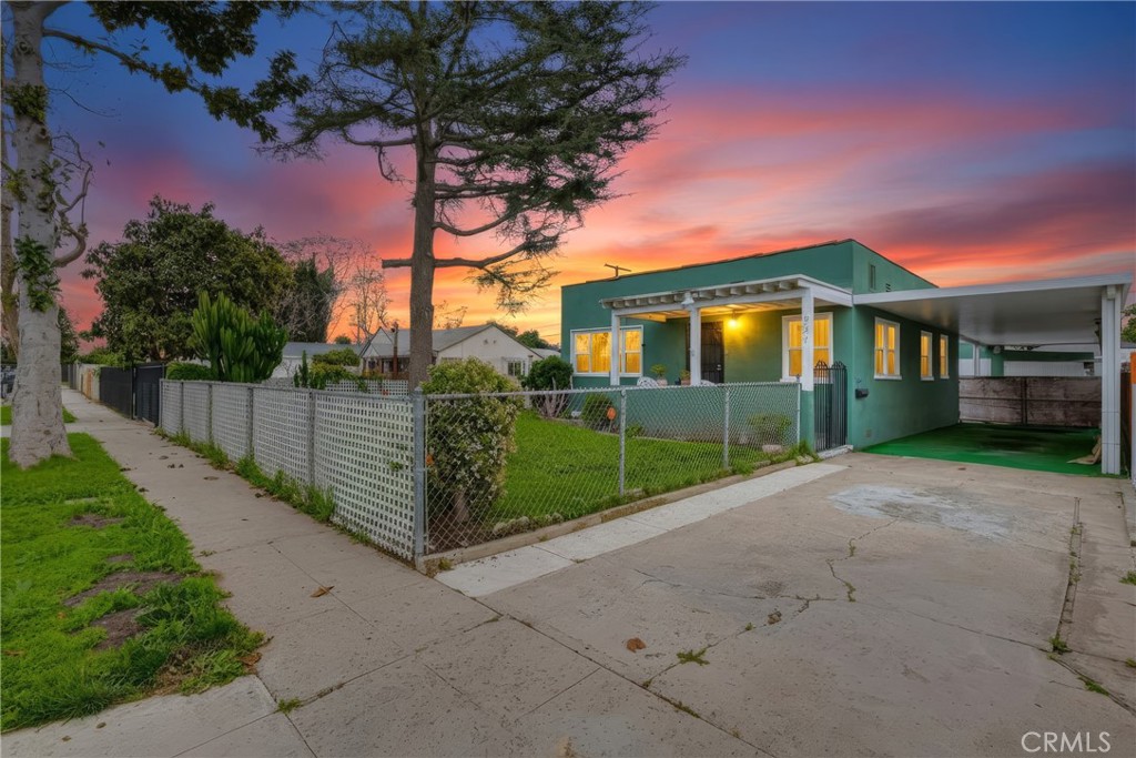 924 W 134th Place