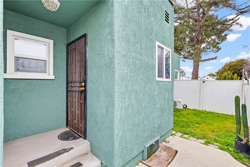 924 W 134th Place